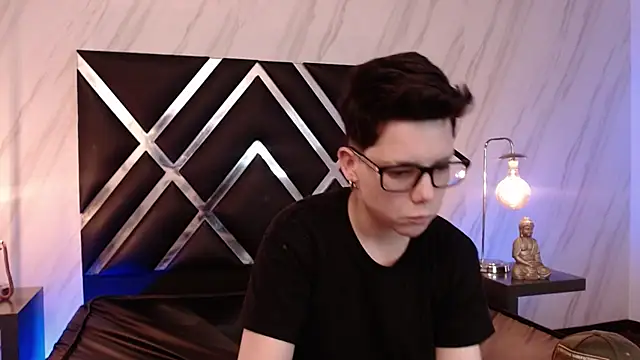 Snapshot of SpencerMontgomery chatting on December 16, 2025, 12:04 am SpencerMontgomery online show from December 16, 2025, 12:04 am