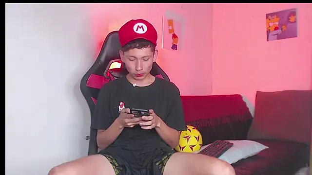 elfernh online show from September 23, 2025, 10:57 pm