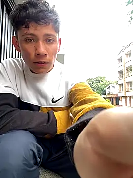 elfernh online show from November 1, 2025, 1:13 pm