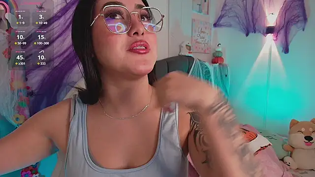 justonecute online show from October 7, 2025, 7:55 pm