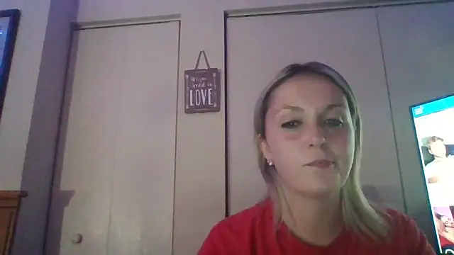 Snapshot of Candykissesxoxo chatting on October 3, 2025, 5:48 am Candykissesxoxo online show from October 3, 2025, 5:48 am