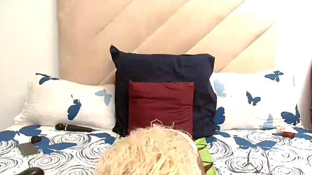 XXBUBBLYBARBIEXX online show from November 3, 2025, 1:45 pm