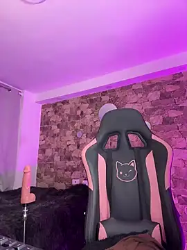 samiacooper25 online show from March 21, 2026, 9:25 am