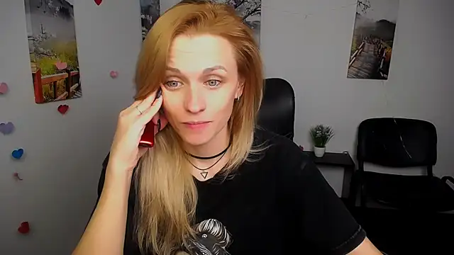 Snapshot of PeppyMia chatting on November 25, 2025, 10:59 am PeppyMia online show from November 25, 2025, 10:59 am