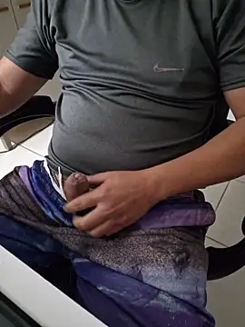 Snapshot of Carloskasado chatting on January 6, 2026, 4:27 am Carloskasado online show from January 6, 2026, 4:27 am