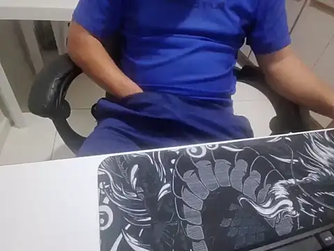 Snapshot of Carloskasado chatting on March 23, 2026, 10:36 pm Carloskasado online show from March 23, 2026, 10:36 pm