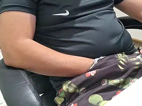 Snapshot of Carloskasado chatting on April 10, 2026, 10:25 pm Carloskasado online show from April 10, 2026, 10:25 pm