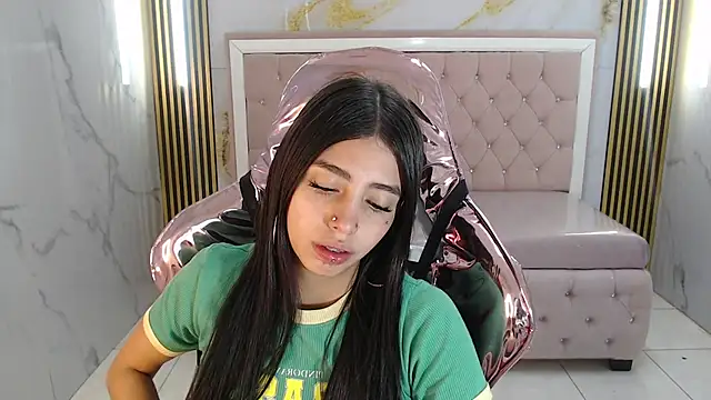 Snapshot of alehp_rose_s chatting on November 28, 2025, 1:03 pm alehp rose s online show from November 28, 2025, 1:03 pm