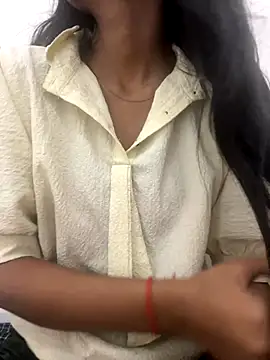 tanisha-2005 online show from November 9, 2025, 7:45 pm