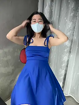 Snapshot of Voyerra_g chatting on November 6, 2025, 1:28 am Voyerra g online show from November 6, 2025, 1:28 am