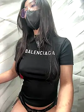 Snapshot of Voyerra_g chatting on November 30, 2025, 3:21 am Voyerra g online show from November 30, 2025, 3:21 am