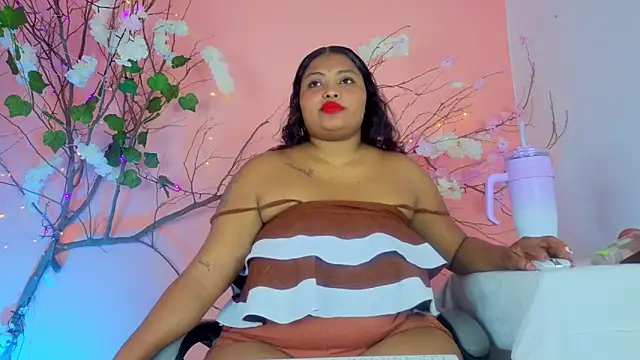 Cristal hott1 online show from February 18, 2026, 8:16 pm