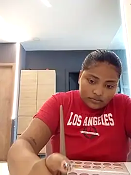 Cristal hott1 online show from February 24, 2026, 7:34 pm