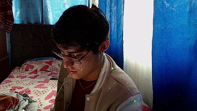 yesitwink  online show from January 7, 2026, 6:54 pm