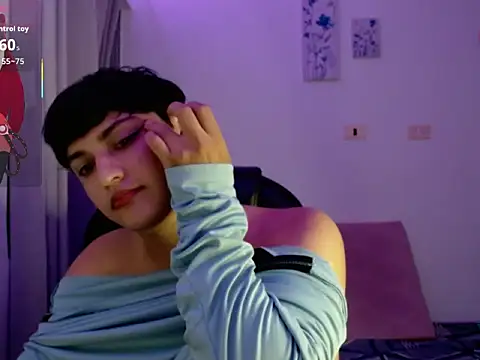 yesitwink  online show from April 15, 2026, 12:06 am