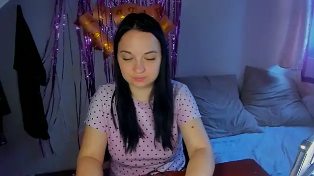 Snapshot of VoxxAura chatting on September 28, 2025, 7:14 am VoxxAura online show from September 28, 2025, 7:14 am