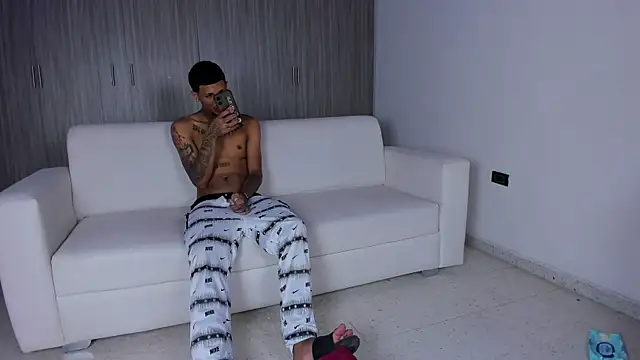 Hot destructionXxx18 online show from September 18, 2025, 7:38 pm