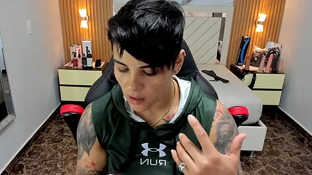 KAROLLJONES1 online show from September 11, 2025, 7:58 pm