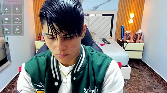 KAROLLJONES1 online show from September 12, 2025, 7:36 pm