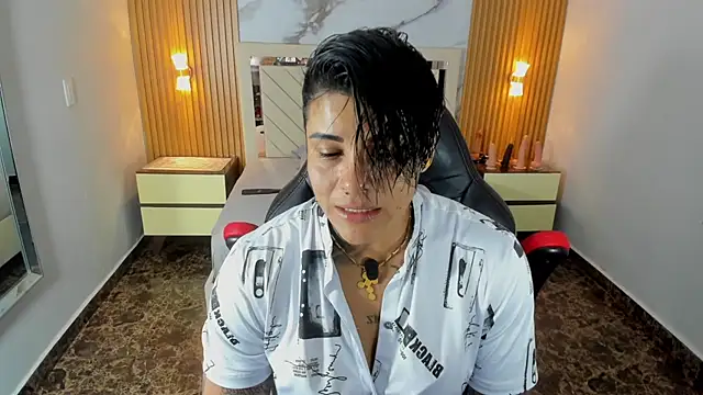 Snapshot of KAROLLJONES1 chatting on July 16, 2026, 7:31 pm KAROLLJONES1 online show from July 16, 2026, 7:31 pm
