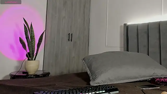 Snapshot of Ice_Princess_ chatting on October 11, 2025, 4:55 am Ice Princess online show from October 11, 2025, 4:55 am