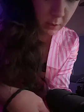 goddessmissmia online show from November 5, 2025, 8:42 pm