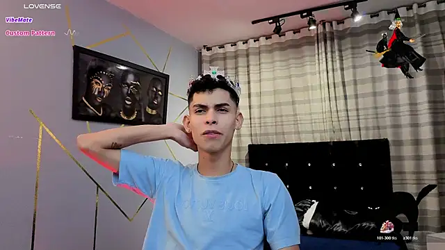 Snapshot of Room_69x chatting on October 25, 2025, 3:36 am Room 69x online show from October 25, 2025, 3:36 am