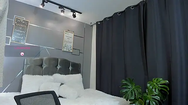 Snapshot of Room_69x chatting on November 23, 2025, 2:55 am Room 69x online show from November 23, 2025, 2:55 am