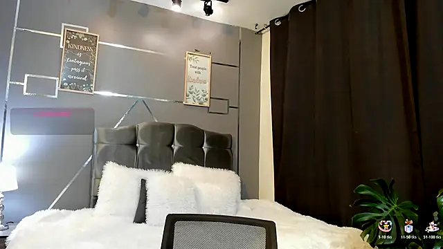 Snapshot of Room_69x chatting on November 24, 2025, 3:06 am Room 69x online show from November 24, 2025, 3:06 am