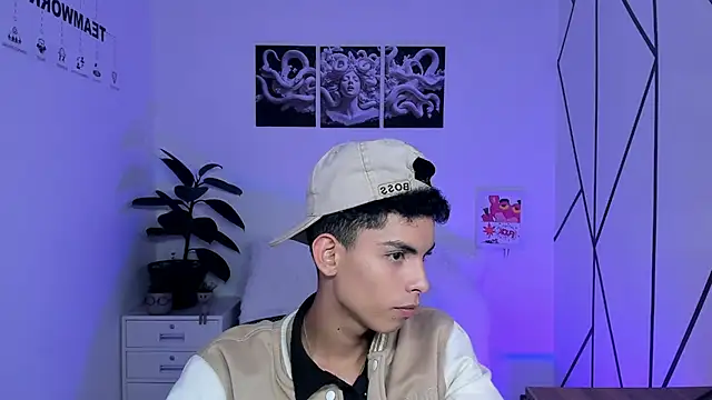 Snapshot of Room_69x chatting on November 28, 2025, 9:06 pm Room 69x online show from November 28, 2025, 9:06 pm