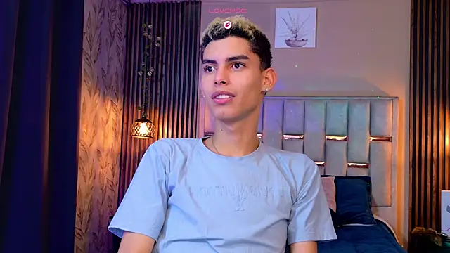 Room 69x online show from April 6, 2026, 1:56 pm