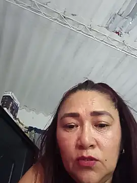 Snapshot of linda_luna29 chatting on June 24, 2026, 5:28 am linda luna29 online show from June 24, 2026, 5:28 am