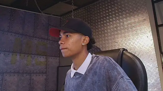 Snapshot of AlanCutee chatting on September 10, 2025, 12:16 pm AlanCutee online show from September 10, 2025, 12:16 pm