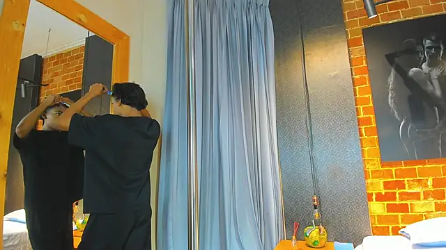 Snapshot of AlanCutee chatting on November 18, 2025, 11:36 am AlanCutee online show from November 18, 2025, 11:36 am