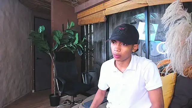 Snapshot of AlanCutee chatting on November 23, 2025, 11:54 am AlanCutee online show from November 23, 2025, 11:54 am