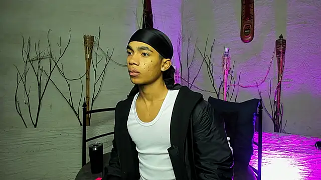 AlanCutee online show from February 8, 2026, 1:36 pm