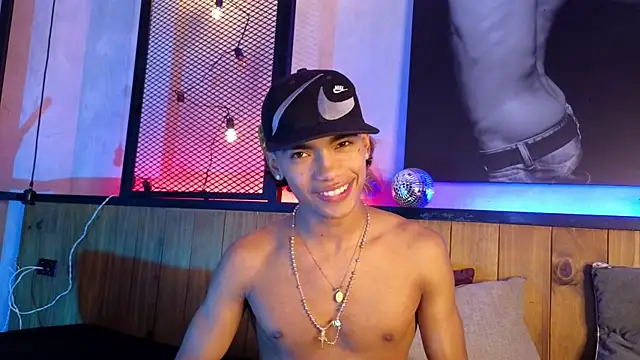 AlanCutee online show from March 20, 2026, 11:53 pm