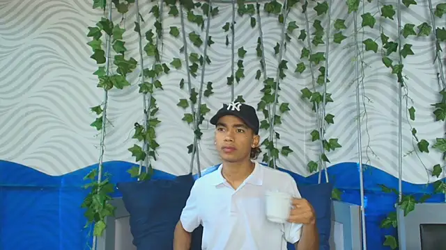 AlanCutee online show from May 30, 2026, 12:57 pm