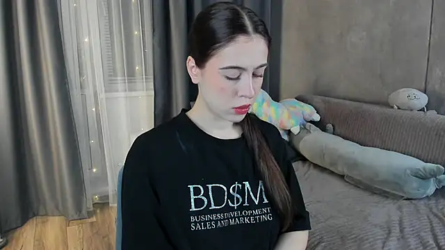 teasememore online show from January 7, 2026, 2:08 pm