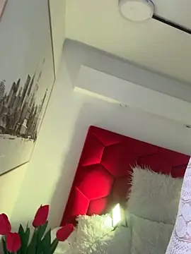 Alaia Snow online show from December 4, 2025, 8:39 pm