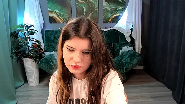 Snapshot of AnoraDark chatting on November 5, 2025, 6:30 pm AnoraDark online show from November 5, 2025, 6:30 pm