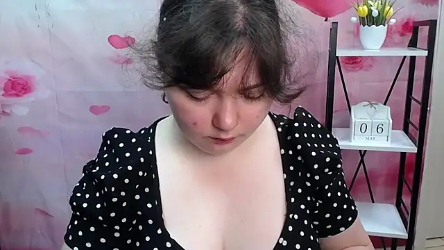 Snapshot of NeonilaLisova chatting on May 7, 2026, 5:13 am NeonilaLisova online show from May 7, 2026, 5:13 am