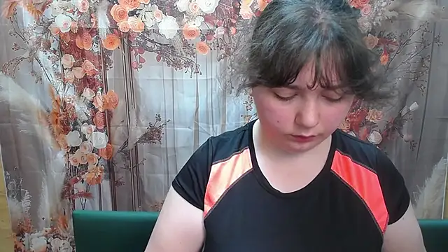 Snapshot of NeonilaLisova chatting on May 12, 2026, 11:07 am NeonilaLisova online show from May 12, 2026, 11:07 am