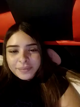 Snapshot of Nahomy_cm chatting on May 4, 2026, 4:41 am Nahomy cm online show from May 4, 2026, 4:41 am