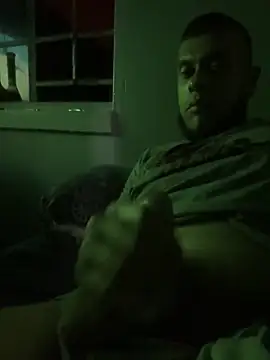 Snapshot of Smallboybigworld chatting on December 15, 2025, 10:14 pm Smallboybigworld online show from December 15, 2025, 10:14 pm