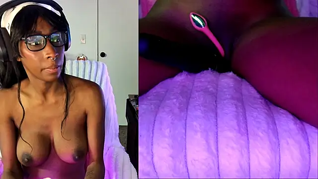 alys at college online show from October 6, 2025, 12:35 pm