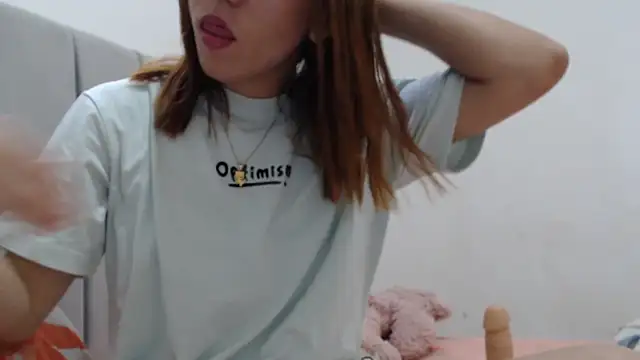 Dolly Peach  online show from February 17, 2026, 5:52 pm