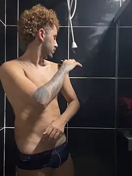 Snapshot of Fumoice chatting on December 18, 2025, 9:43 pm Fumoice online show from December 18, 2025, 9:43 pm