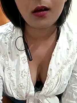 Queen Kushi4 online show from June 18, 2026, 6:12 pm