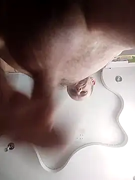 Snapshot of SmallButCrazy chatting on April 16, 2026, 2:29 pm SmallButCrazy online show from April 16, 2026, 2:29 pm